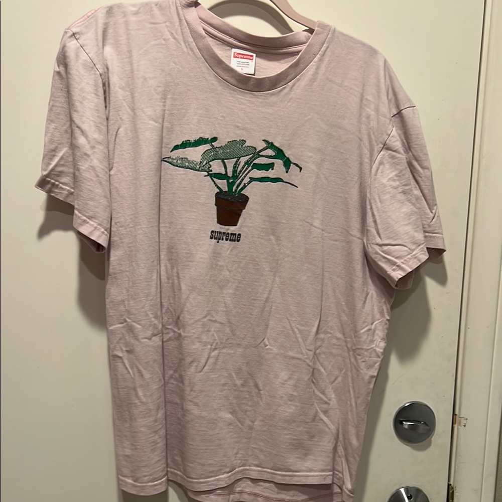 Supreme Pink Graphic T-Shirt size Large
